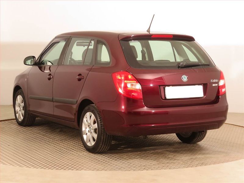 Škoda Fabia (2012) 1.2 TSI, Serv.kniha - fotka 4 z 15