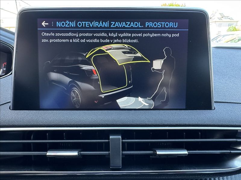 Peugeot 3008 1,2 i ALLURE DPH 1.maj původČR - fotka 40 z 50