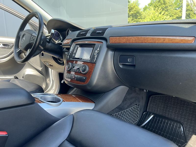 Mercedes-Benz Třídy R (2007) 320 CDi 165kW - fotka 41 z 43
