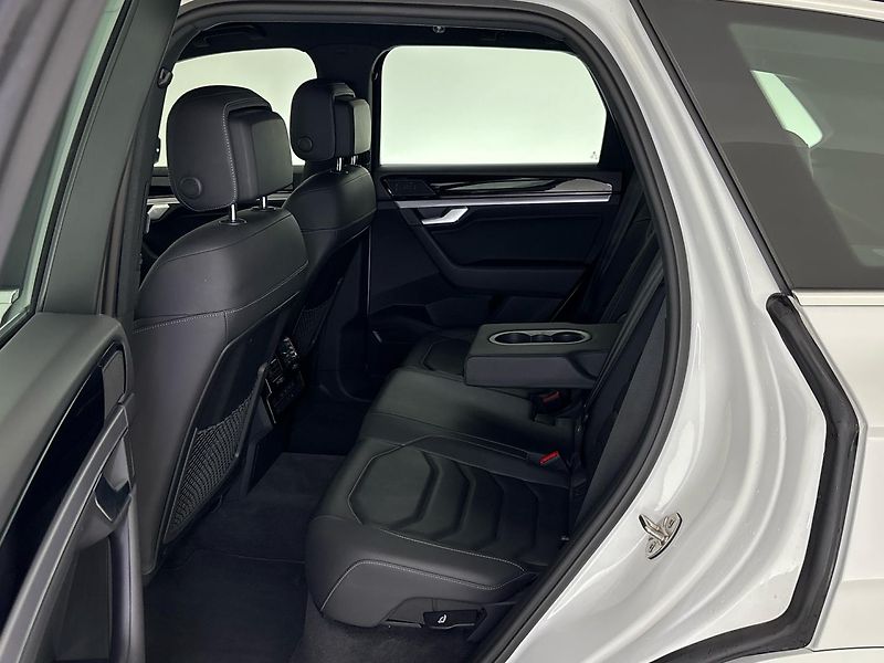Volkswagen Touareg R-Line - fotka 8 z 30