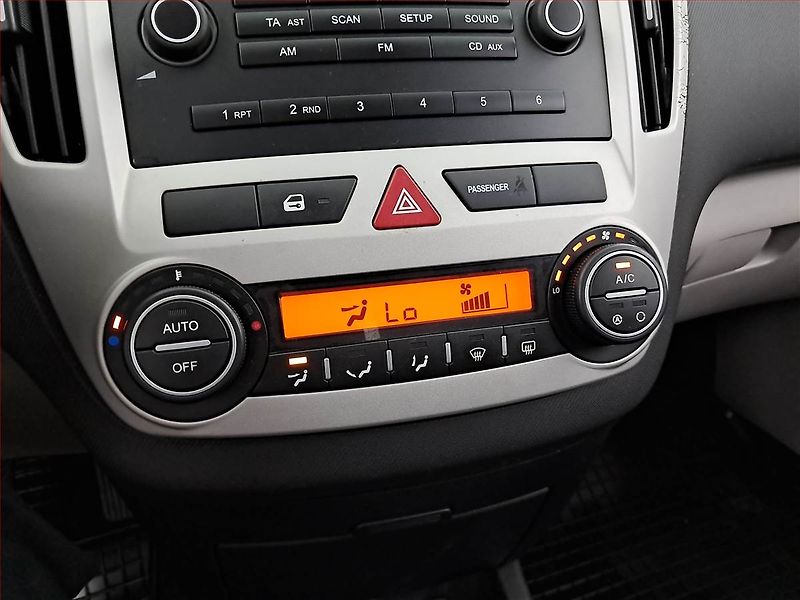 Kia Ceed (2007) 1.4 CVVT, Serv.kniha, nová STK - fotka 14 z 16