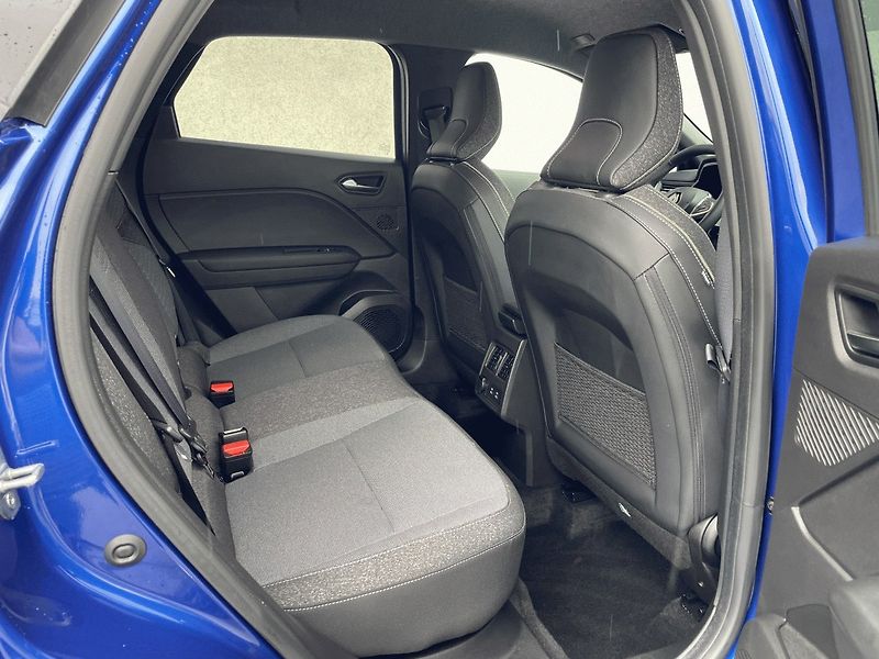 Renault Captur (2025) TECHNO 1,3TCe 160k EDC - fotka 9 z 23