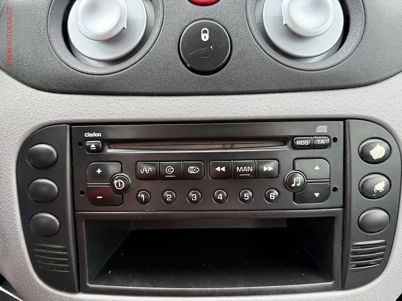 Citroën C3 (2003) 1.4i, Klima - fotka 12 z 15