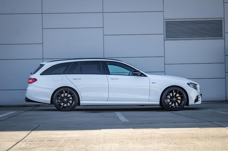 Mercedes-Benz Třídy E (2019) Mercedes-AMG 53 4MATIC+ A/T - fotka 8 z 50