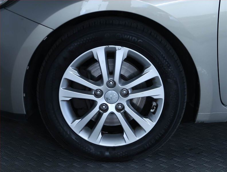 Kia Ceed (2014) 1.6 GDI, Tempomat - fotka 14 z 16