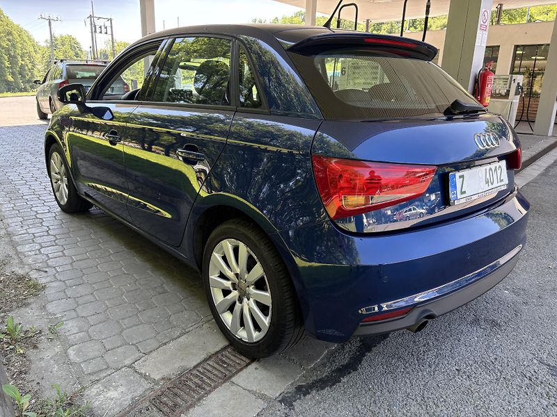 Audi A1 (2016)  Sportback 1.0 TFSI- 5 dveří - - fotka 5 z 17