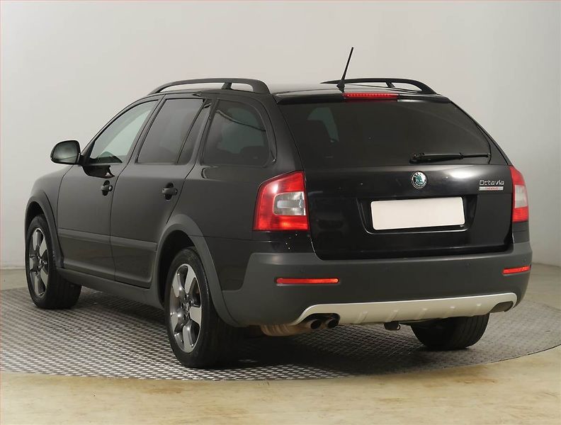 Škoda Octavia (2013) Scout 2.0 TDI, 4X4, Xenony - fotka 4 z 22