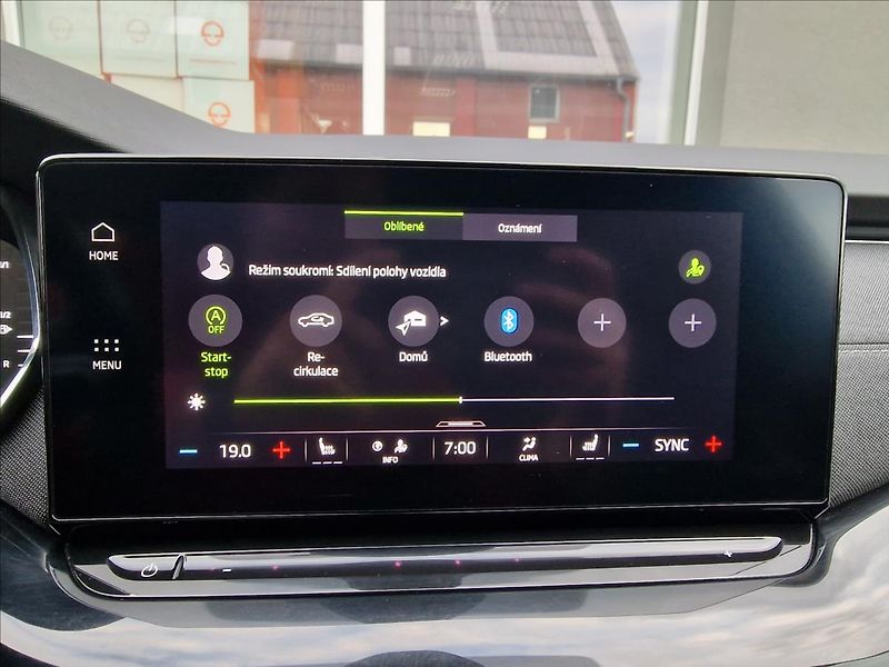 Škoda Octavia 2.0TDI Style, původ ČR,1.Maj. - fotka 28 z 50