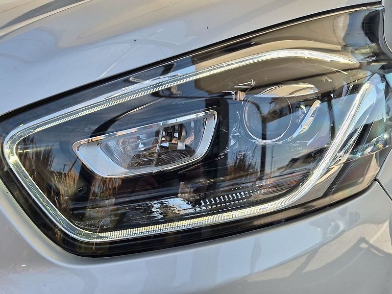 Ford Tourneo Custom Titanium 2.0 EB 136 kW - fotka 28 z 29