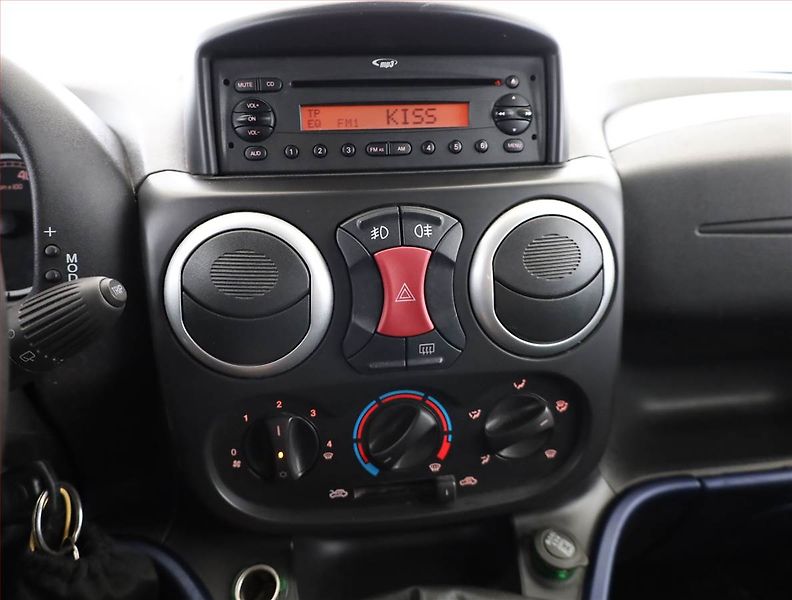 Fiat Dobló (2009) 1.9 JTD, 5Míst - fotka 9 z 12