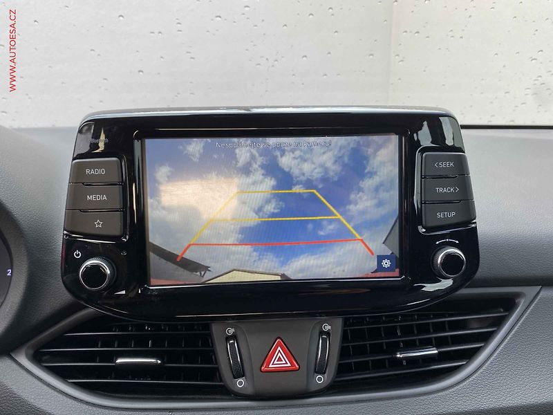 Hyundai i30 (2020) 1.5i, ČR, servis.kniha, AC - fotka 18 z 18