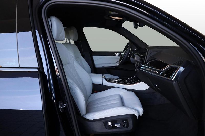 BMW X5 xDrive50e - fotka 29 z 35