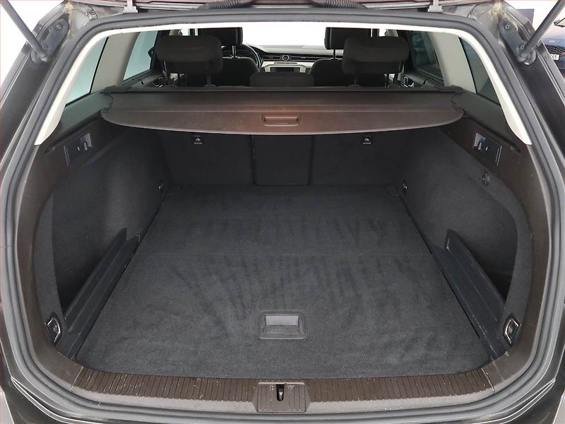 Volkswagen Passat (2016) Comfortline 1.6 TDI, Navi - fotka 14 z 19