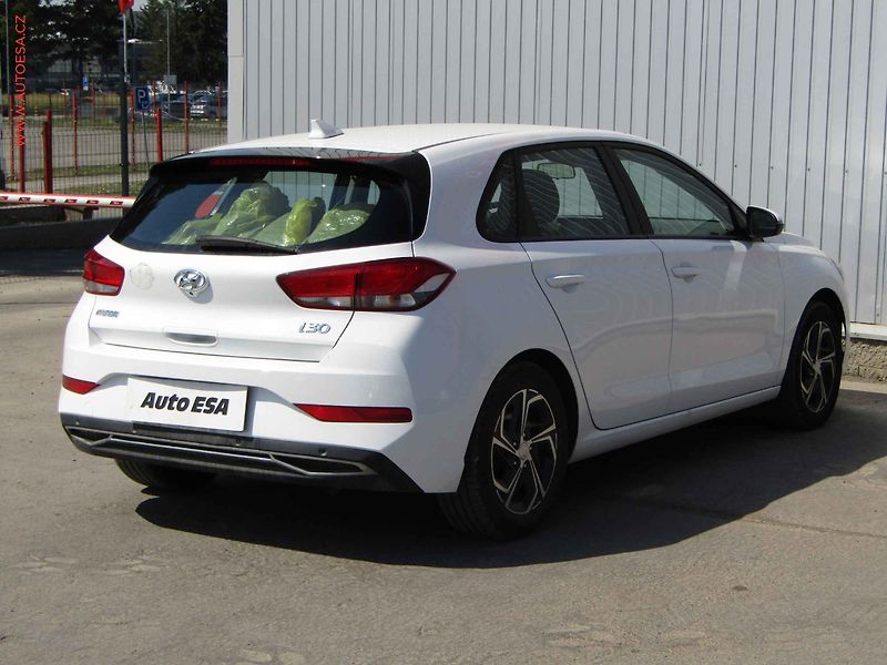 Hyundai i30 (2021) 1.5DPi, 2.maj,ČR, AC, ČR - fotka 4 z 18