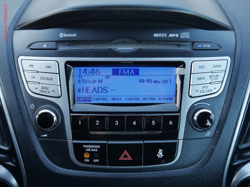 Hyundai ix35 (2010) 2.0 CRDi, ČR, AC, temp, tažné - fotka 16 z 20