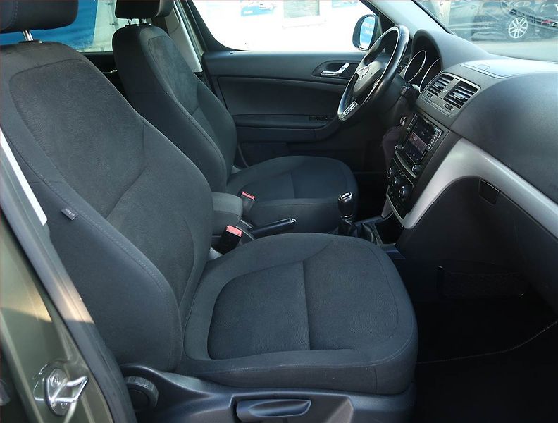 Škoda Yeti (2015) GreenLine 1.6 TDI, Navi - fotka 9 z 20