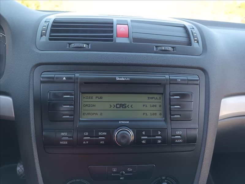 Škoda Octavia 1,6 MPI,75KW,DSG,KLIMA, - fotka 27 z 31