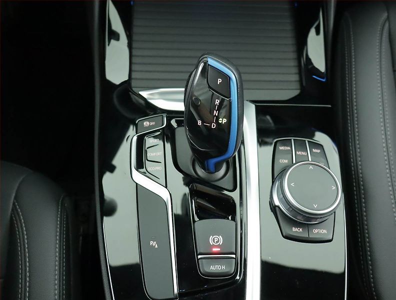 BMW iX3 (2022) 80 kWh, SoH 97% - fotka 13 z 22