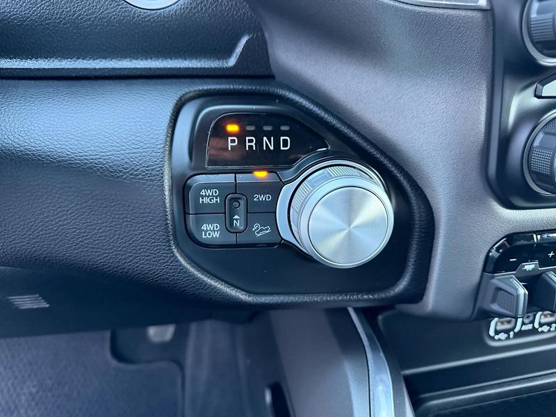 Dodge RAM (2022) +2500+LARAMIE+LPG+HEAVY DUTY+ - fotka 18 z 24