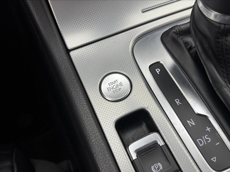 Volkswagen Touareg 3,0 ACC 360° TZ PEČLIVÝ SERVIS - fotka 29 z 49