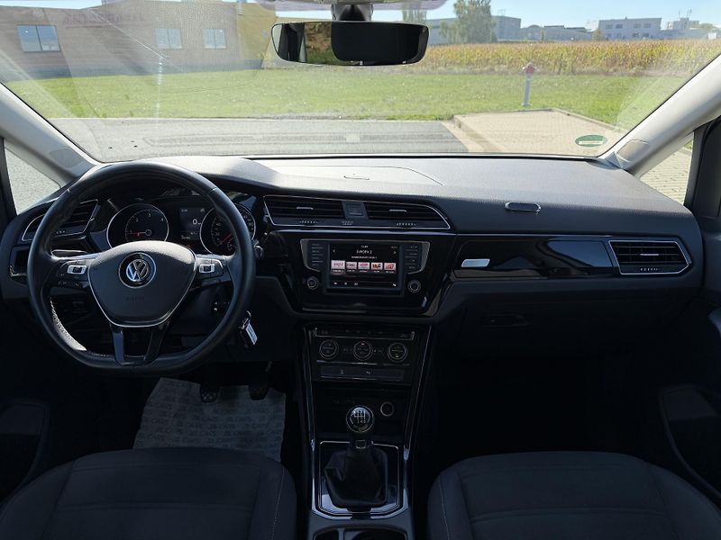 Volkswagen Touran 2.0 TDI HIGHLINE TAŽNÉ ROZVODY - fotka 12 z 41