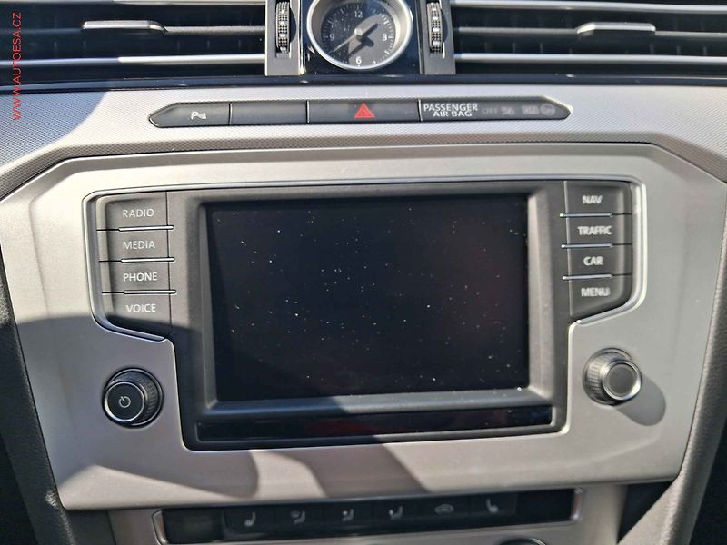 Volkswagen Passat (2015) 2.0 TDi, 1.maj, AC, temp - fotka 14 z 19