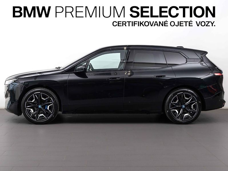 BMW iX xDrive40 - fotka 3 z 21