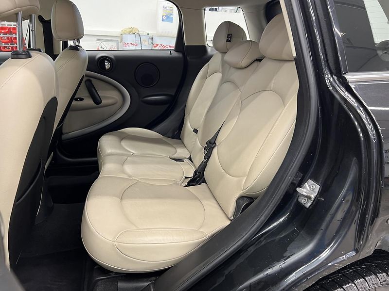 Mini Cooper Countryman 2.0D 82kW - fotka 16 z 16