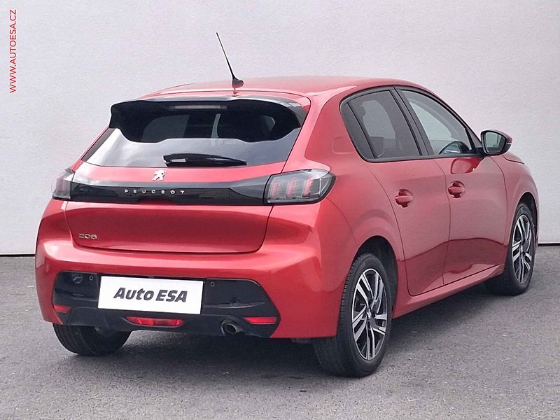 Peugeot 208 (2020) 1.2PT, Allure, AT, kamera - fotka 4 z 17