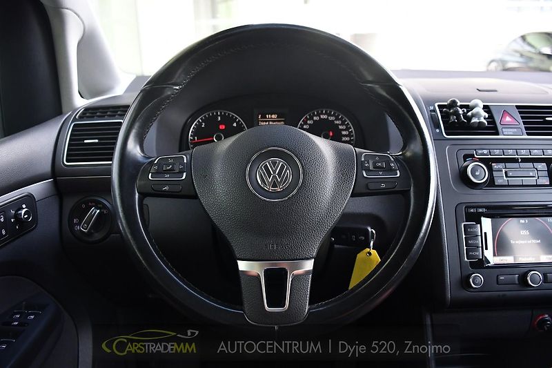 Volkswagen Touran 2.0TDi CROSS NAVI VÝHŘEV - fotka 28 z 48