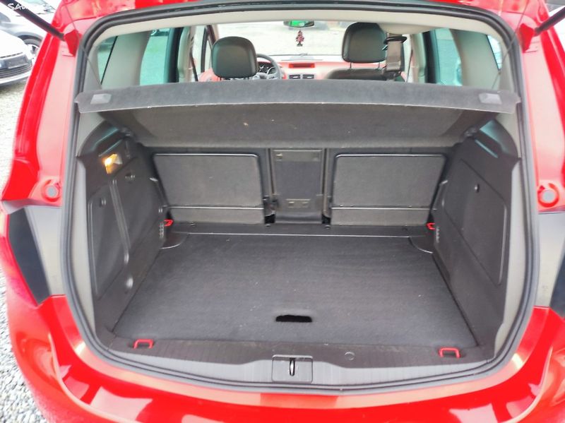 Opel Meriva (2010) - fotka 9 z 21
