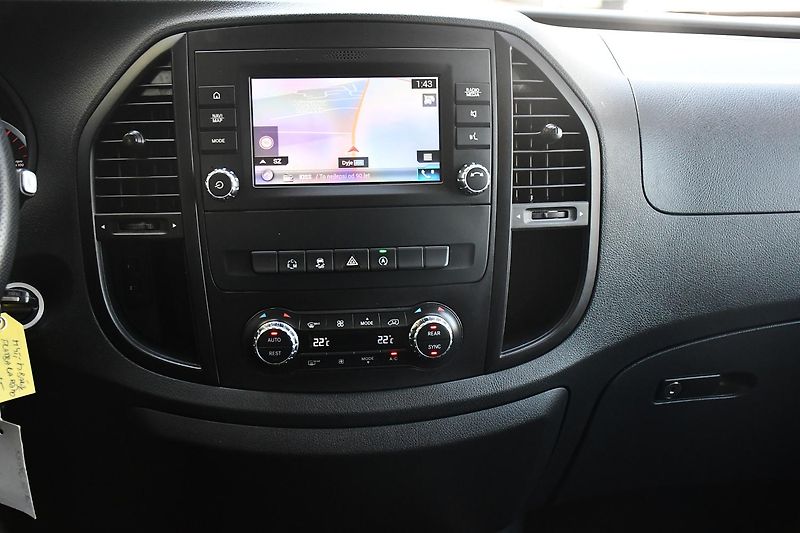 Mercedes-Benz Vito 250D 4MATIC 8MÍST TAŽNÉ NAVI - fotka 8 z 39