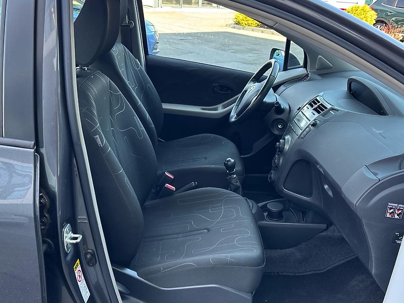 Toyota Yaris Hatchback - fotka 9 z 27