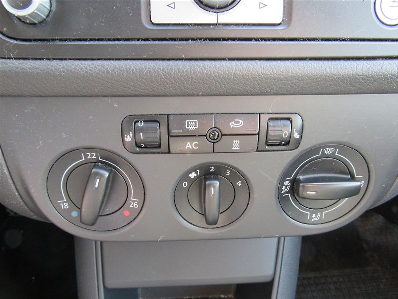 Volkswagen Golf Plus 1,9 TDI 77kW Comfortline - fotka 17 z 31