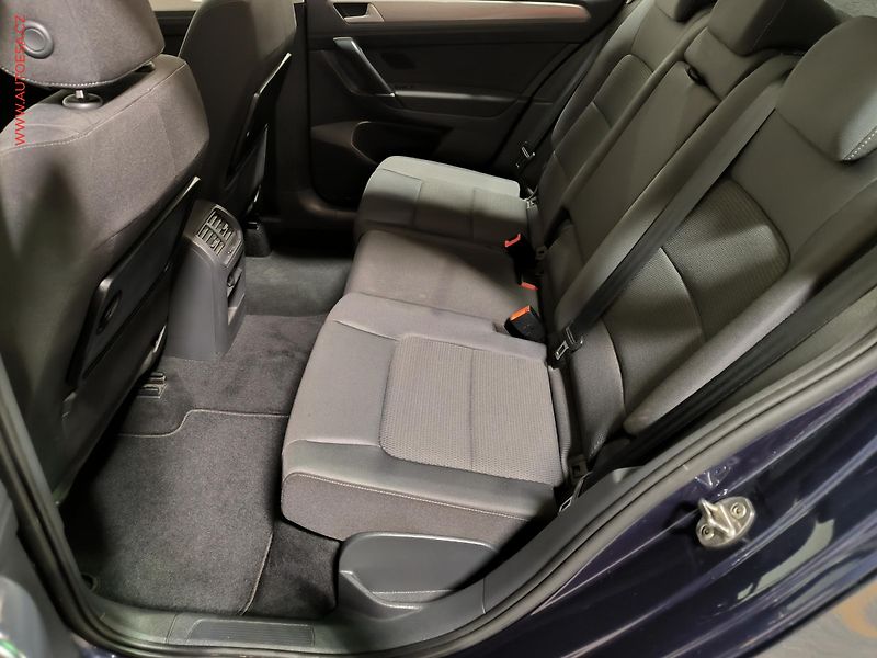 Volkswagen Golf Sportsvan (2015) 1.4 TSi, ČR, Comfortline, AC - fotka 10 z 17