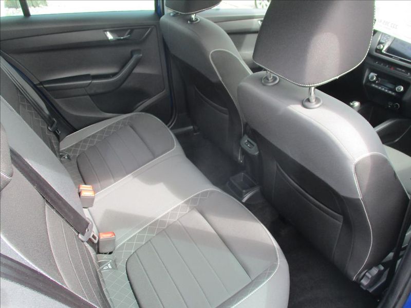 Škoda Fabia 1,0 TSI Black, servis,1.maj,CZ - fotka 11 z 39