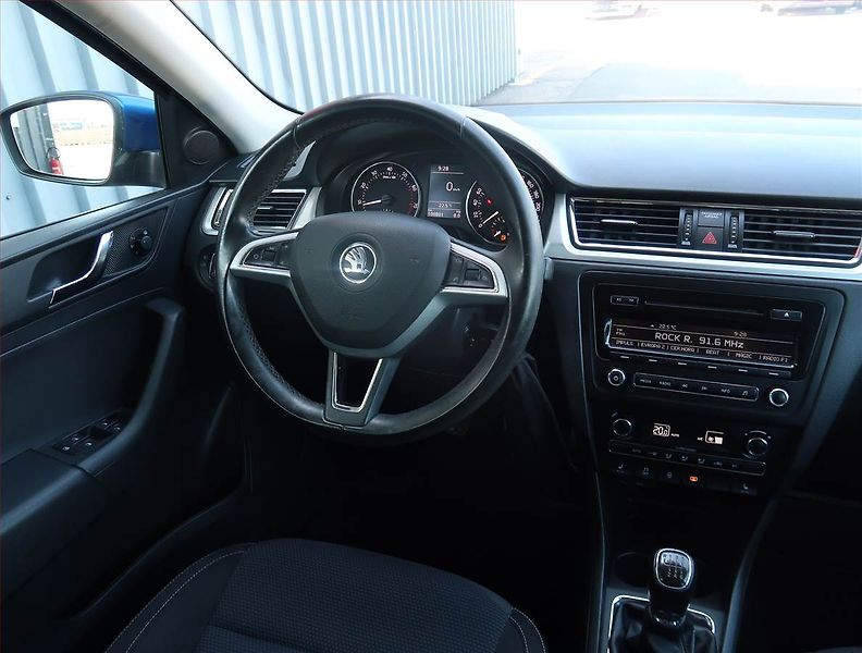 Škoda Rapid (2014) Spaceback 1.2 TSI, Tempomat - fotka 7 z 23