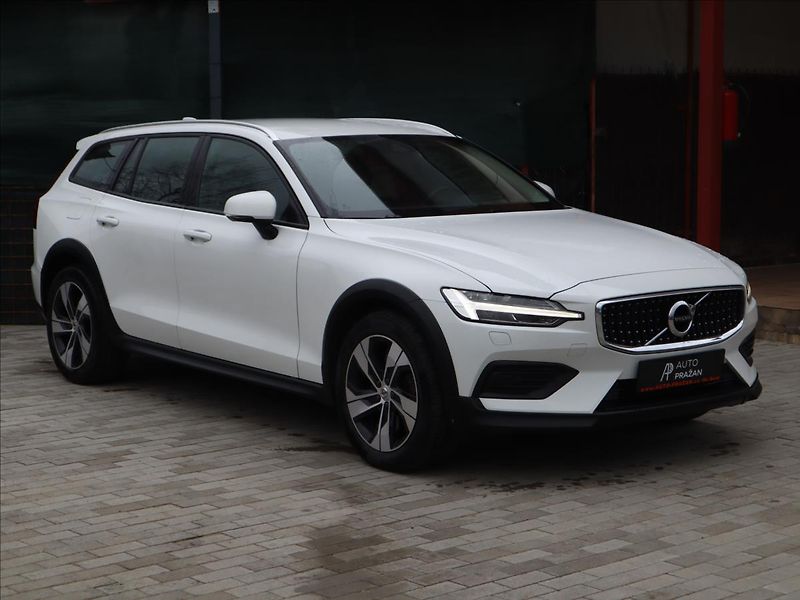 Volvo V60 2,0 CrossCountry AWD Po rozvod - fotka 1 z 34