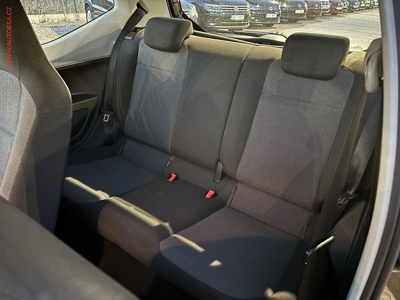Volkswagen up! (2012) 1.0 MPi, AC, výhřev sed - fotka 10 z 13