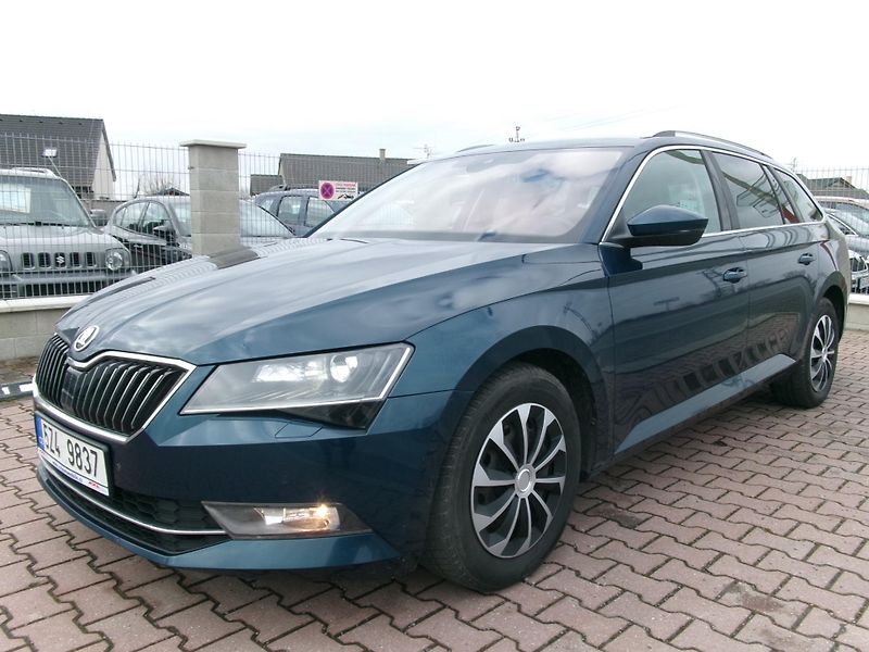Škoda Superb (2015) 2,0TDI NAVI ACC 4x4 - fotka 2 z 36