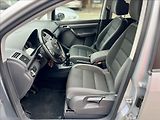 Volkswagen Touran 1,6 TDi  NAVI / kamera / ALU - náhled 10