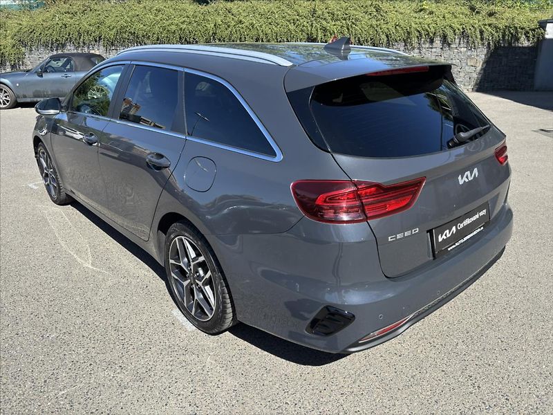 Kia Ceed 1,5 TGDi AT TOP PLNÝservisKIA - fotka 3 z 44