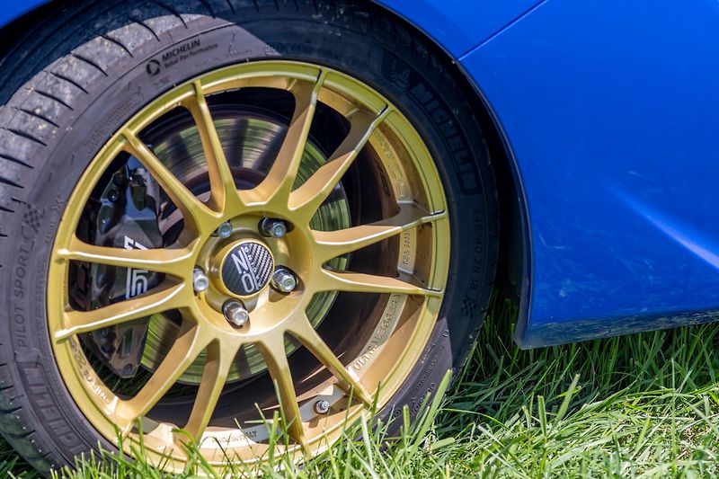 Subaru WRX STI (2016) WRX STI 2016 - fotka 3 z 19