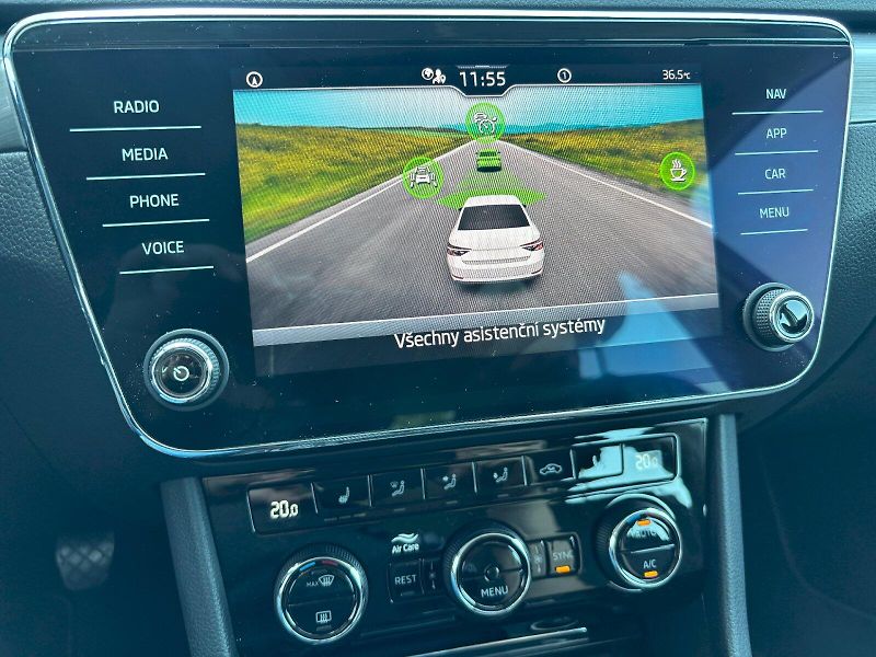 Škoda Superb (2022) 2.0 TDI 110kW Style - fotka 18 z 35