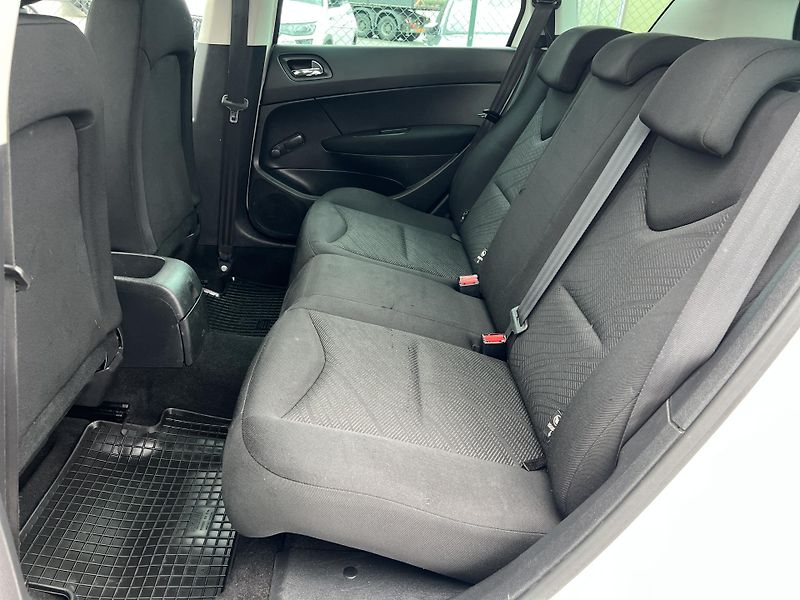 Peugeot 308 1.6HDi KOUPENO V ČR odp.DPH - fotka 21 z 37