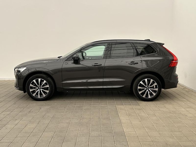 Volvo XC60 2.0  B4 4x4 PLUS  Black - fotka 3 z 32