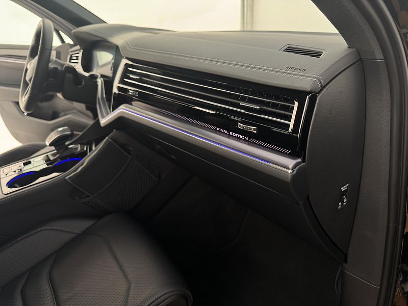 Volkswagen Touareg 3.0d*DPH*R-LINE*Final Edition* - fotka 20 z 50