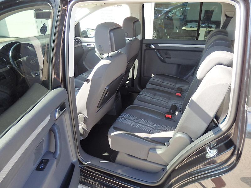Volkswagen Touran 1,4 TSI 103 KW ZÁLOHOVÁNO - fotka 7 z 25