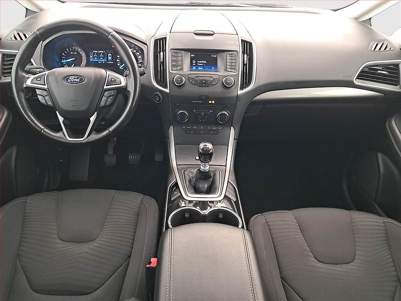 Ford S-MAX (2018) 1.5 EcoBoost, 7 míst, Tempomat - fotka 8 z 16