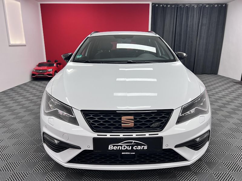 Seat Leon Cupra 300 2.0 TFSI 4x4 DSG - fotka 2 z 42